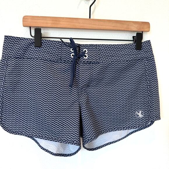 Carve Designs Blue Chevron Print Women's Board Shorts Size 4 -Swim Beach Surf - Picture 1 of 6